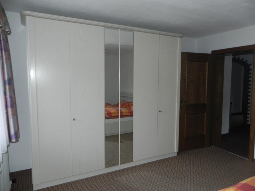 フェレインヴォーヌング シャウツギー ロイテ 部屋 写真